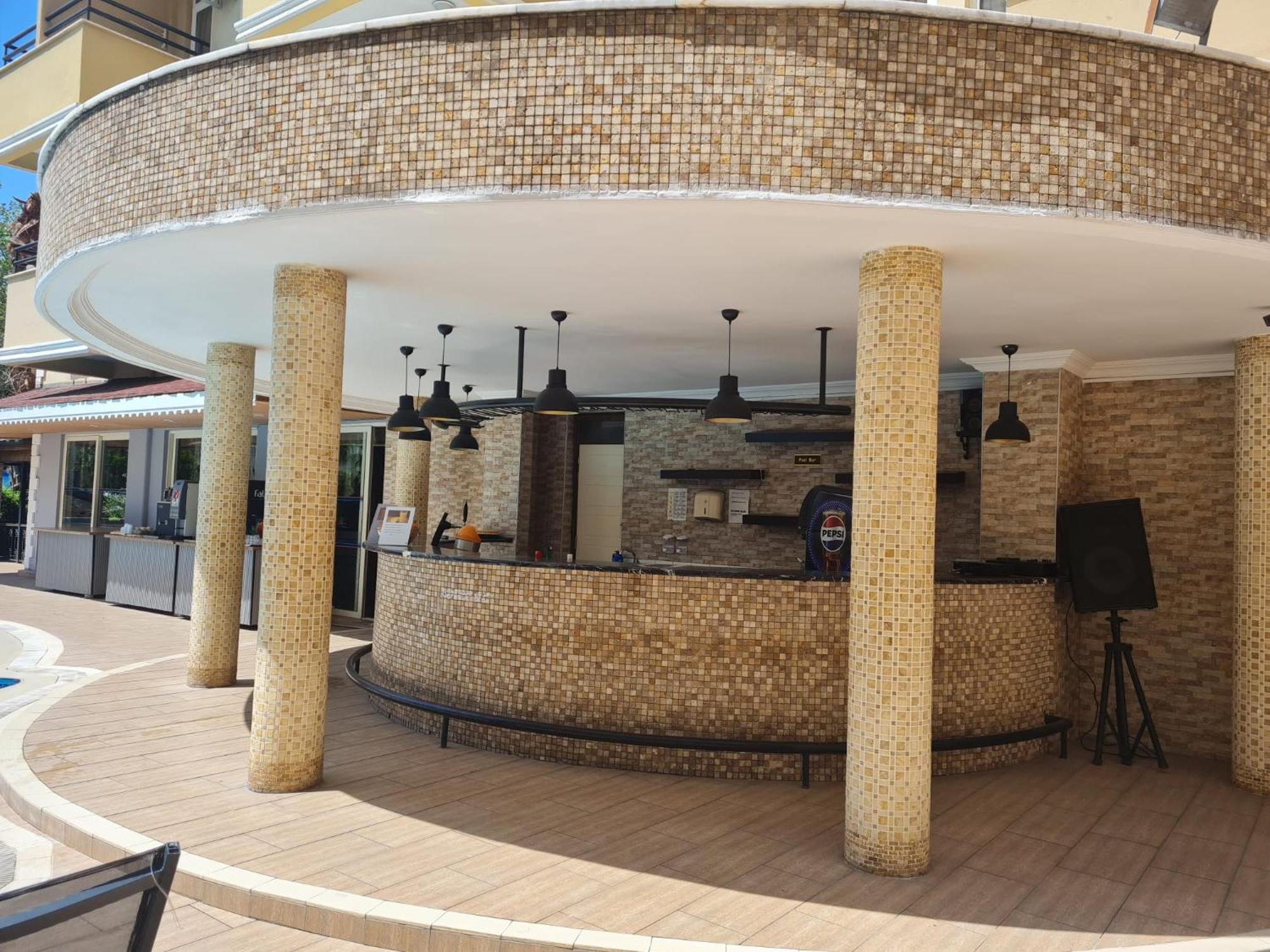 Hotel Kleopatra Ada